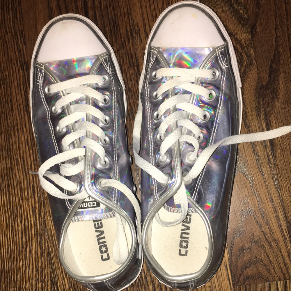 Hollagraphic low-top converse size 7.5 women